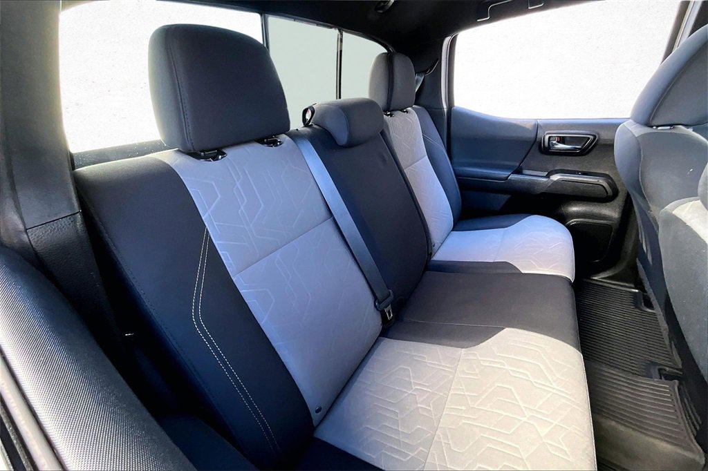 Certified 2021 Toyota Tacoma TRD Off-Road image 23