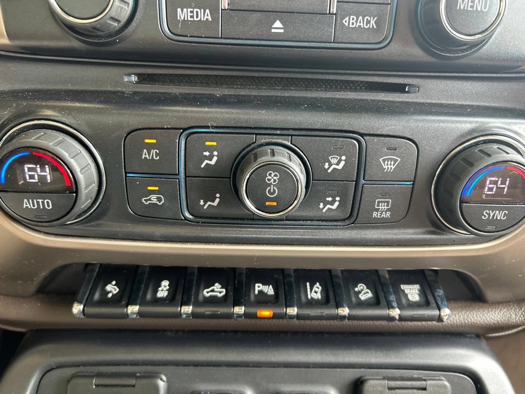 Used 2018 GMC Sierra 2500 Denali w/ Duramax Plus Package AWD/4WD image 18