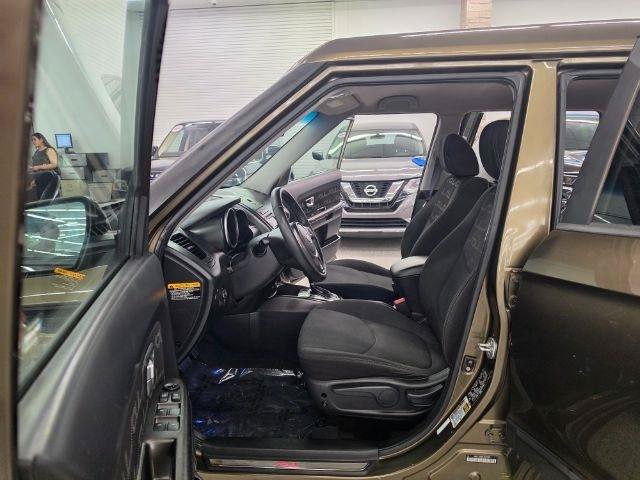 Used 2012 Kia Soul + w/ Audio Pkg FWD image 8