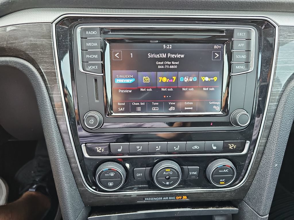 Used 2018 Volkswagen Passat 2.0T SE FWD image 13