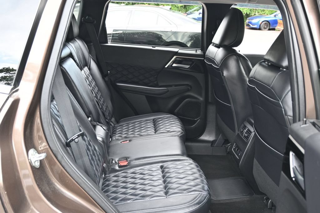 Used 2024 Mitsubishi Outlander SEL Black Edition AWD/4WD image 35