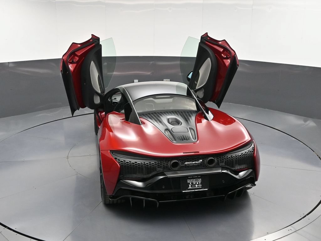 Used 2024 McLaren Artura RWD image 28