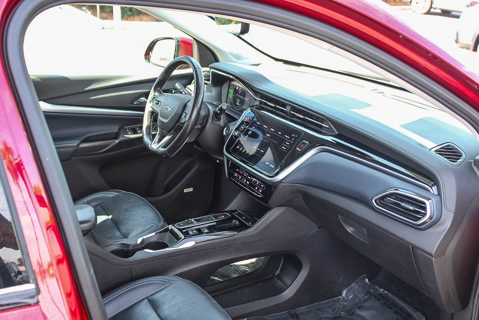 Used 2023 Chevrolet Bolt EUV Premier w/ Sun & Sound Package FWD image 18