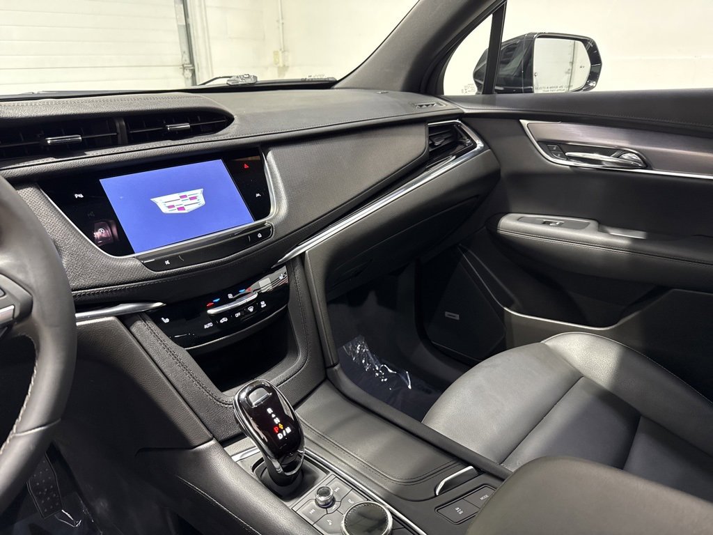 Used 2023 Cadillac XT6 Luxury image 14