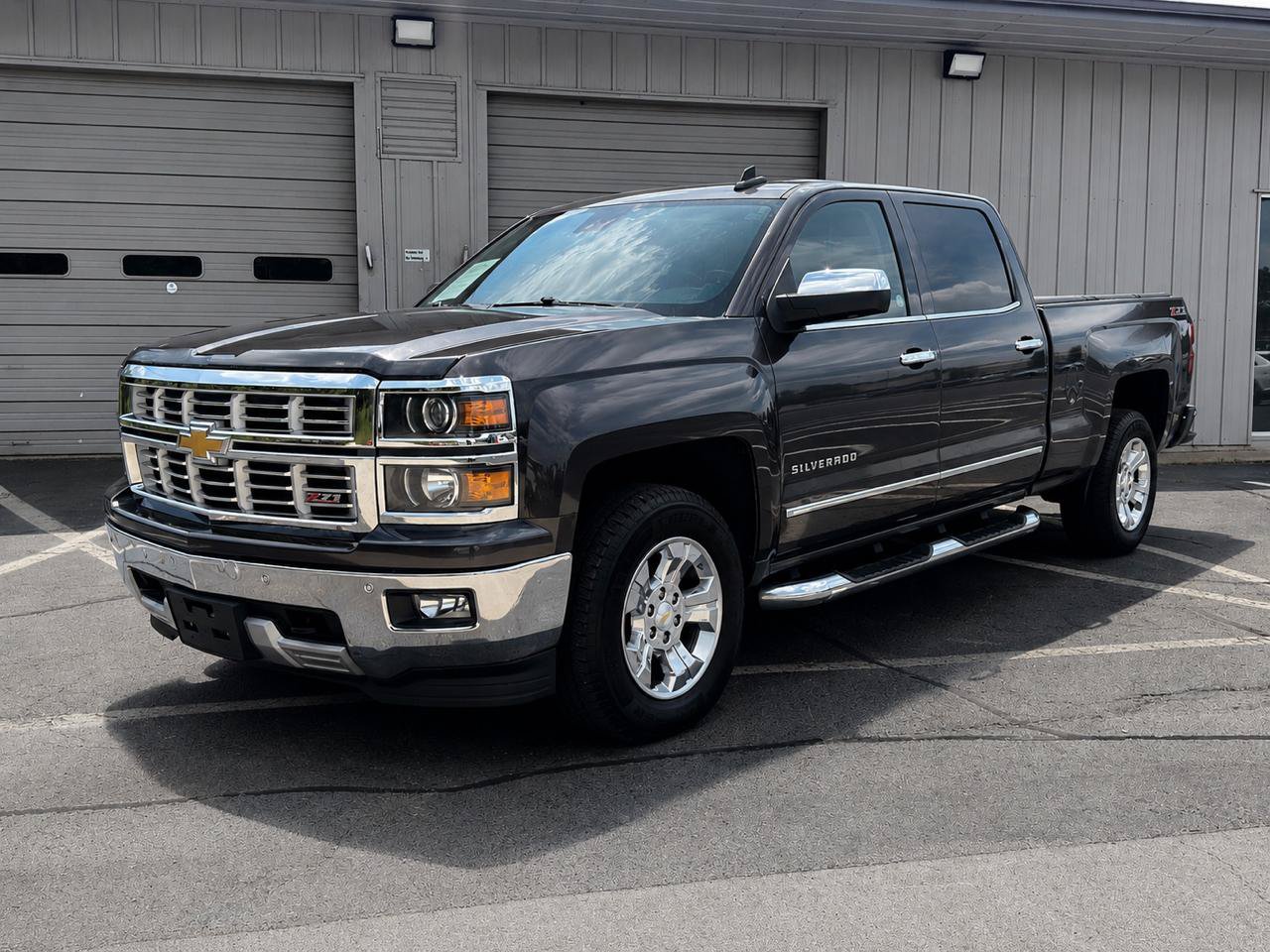 Used 2015 Chevrolet Silverado 1500 LTZ Z71 w/ LTZ Plus Package AWD/4WD image 2