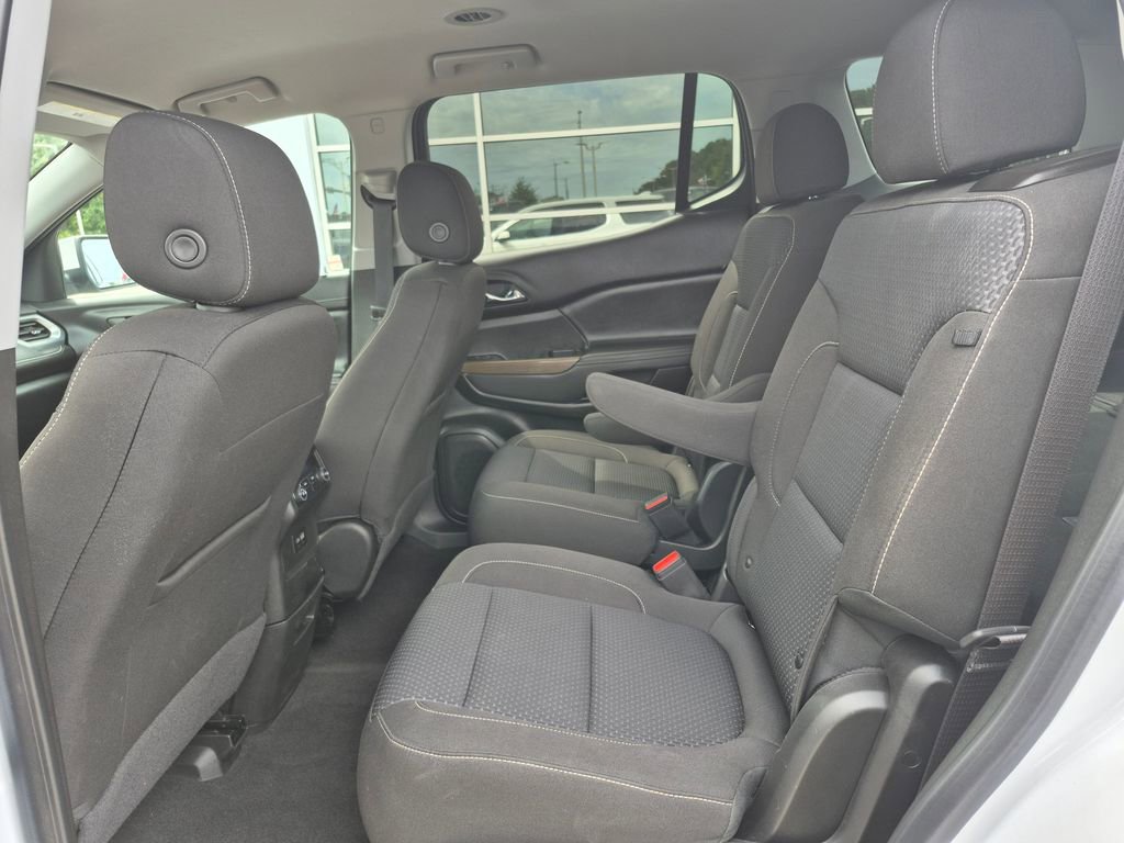 Used 2023 GMC Acadia SLE image 15