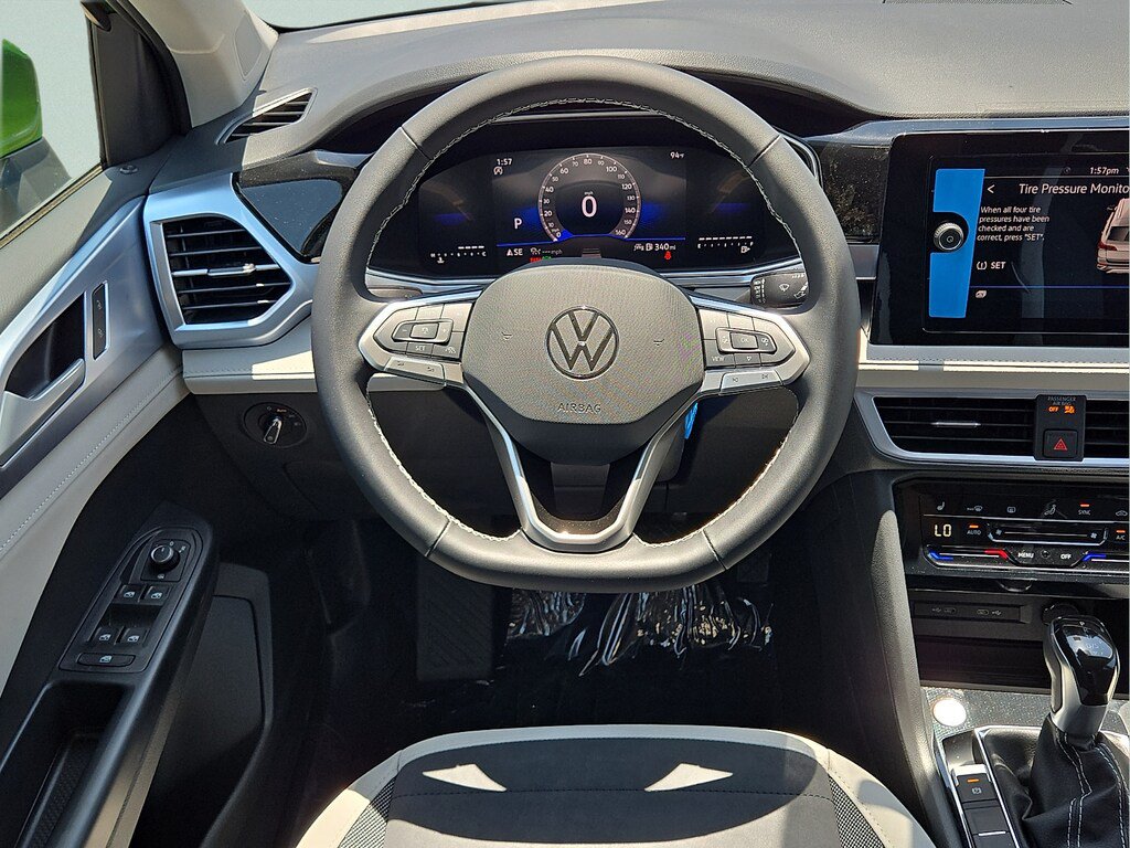 New 2026 Volkswagen Taos SE FWD image 13