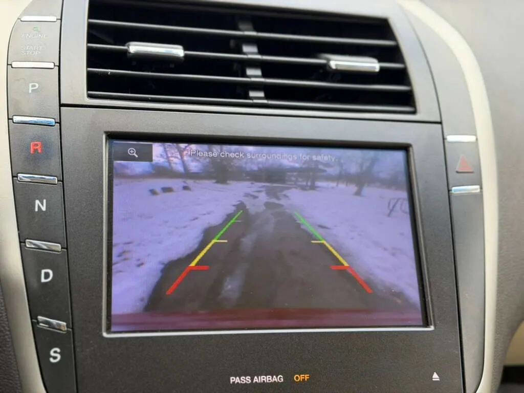 Used 2013 Lincoln MKZ Base V6 4dr Sedan FWD image 19