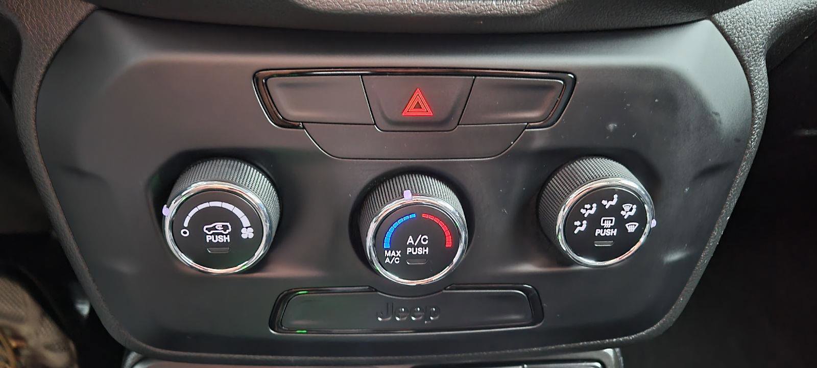 Used 2019 Jeep Renegade Sport image 19