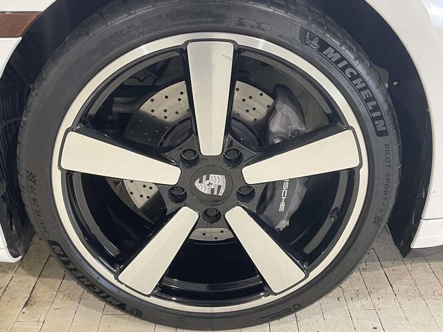 Certified 2025 Porsche 911 Carrera image 13