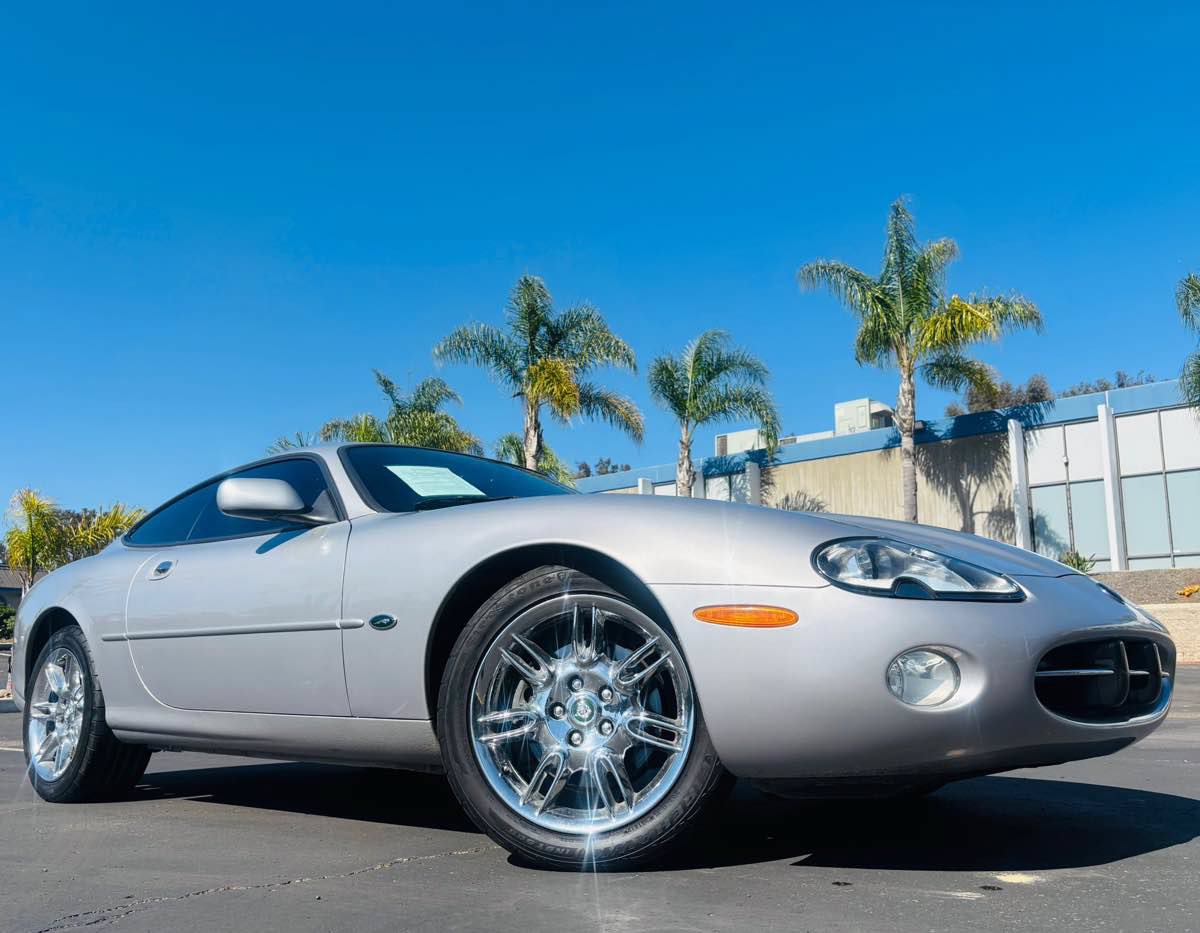 Used 2001 Jaguar XK8 Coupe RWD image 5