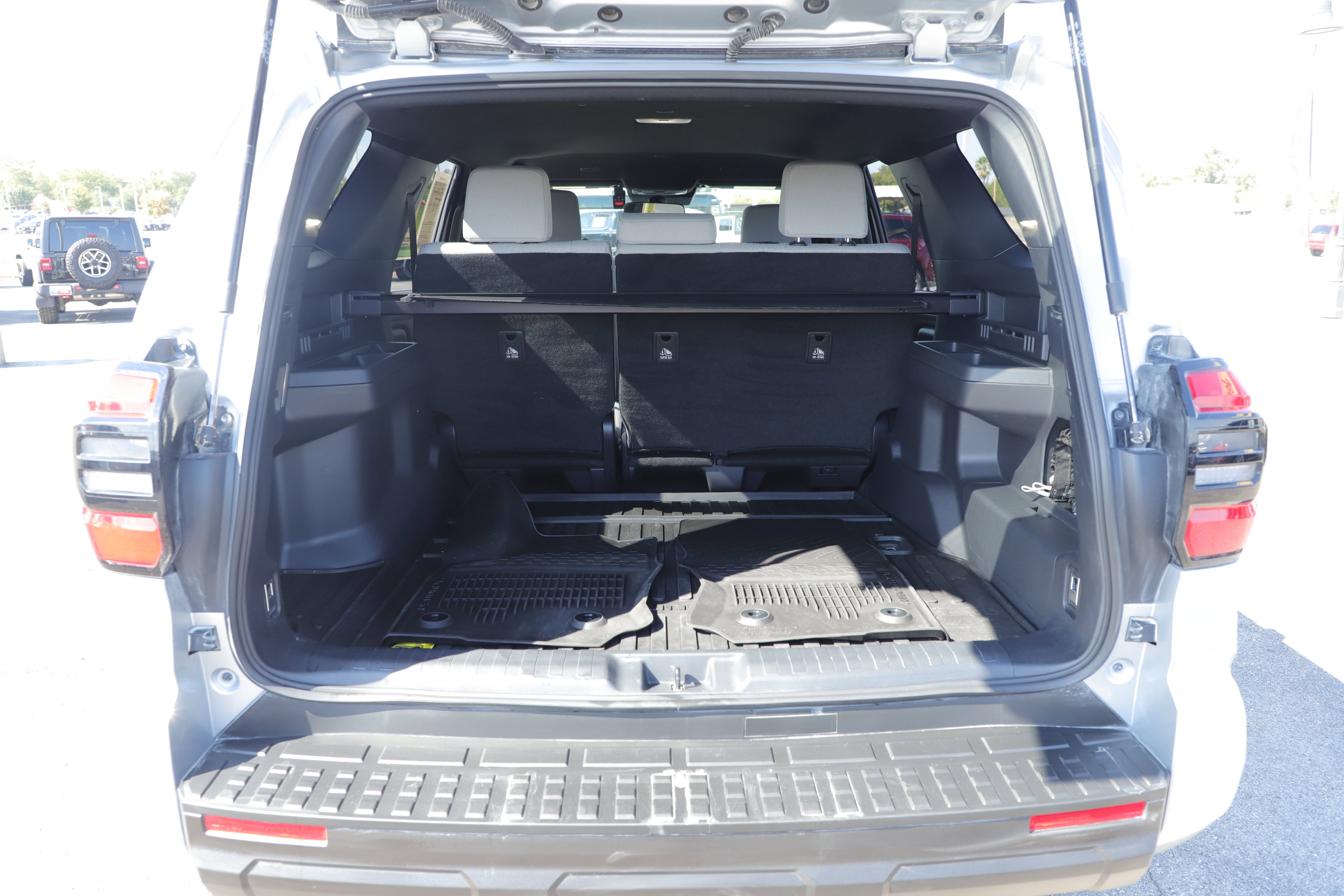 Used 2025 Toyota 4Runner SR5 image 8