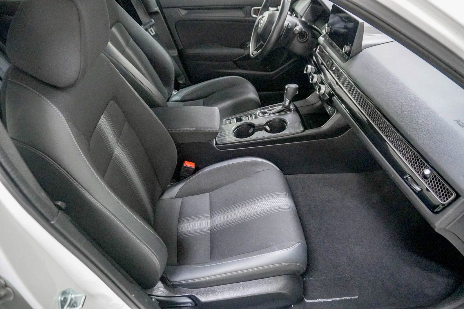 Used 2023 Honda Civic Sport image 29