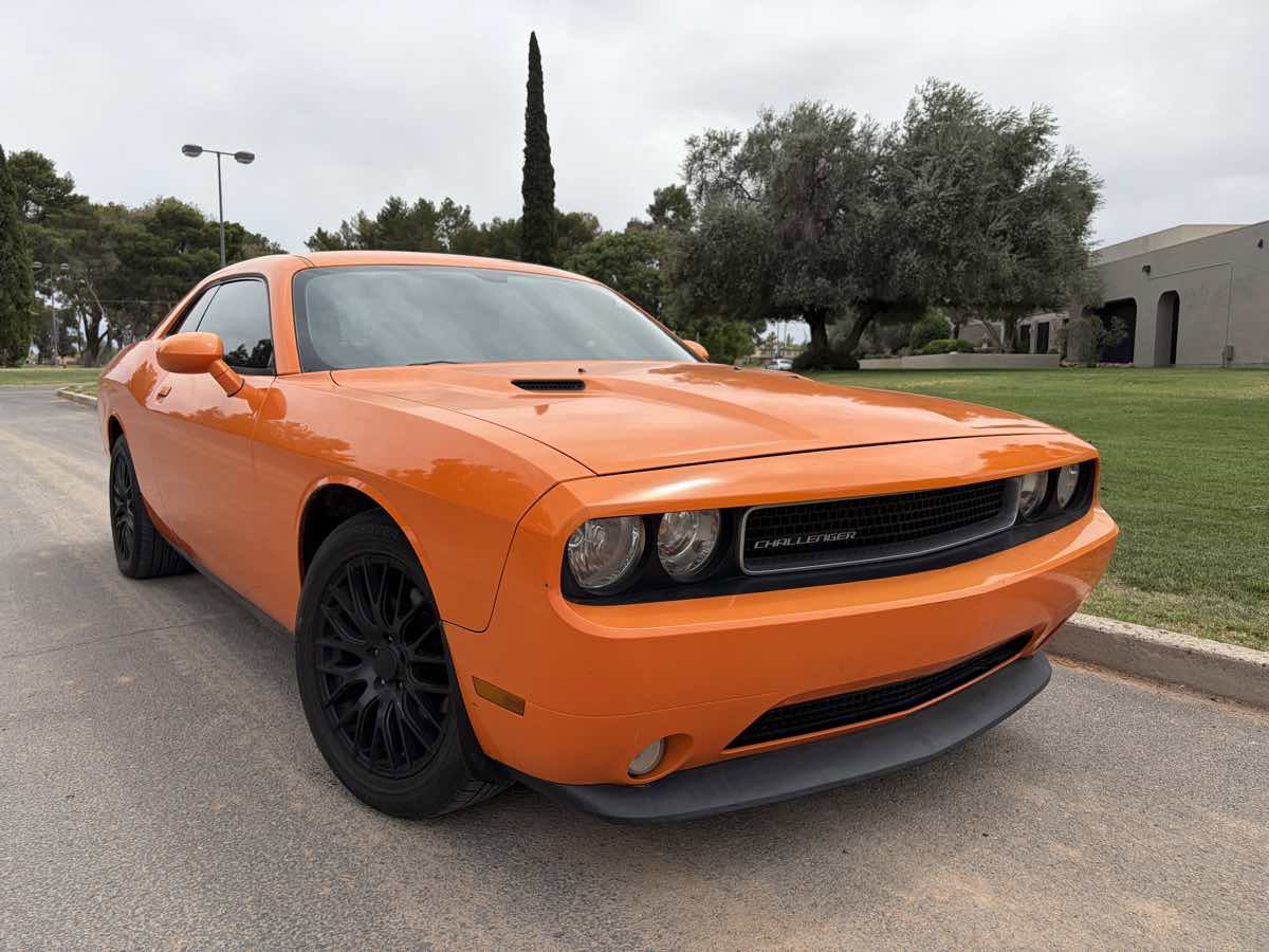 Used 2012 Dodge Challenger SXT image 8
