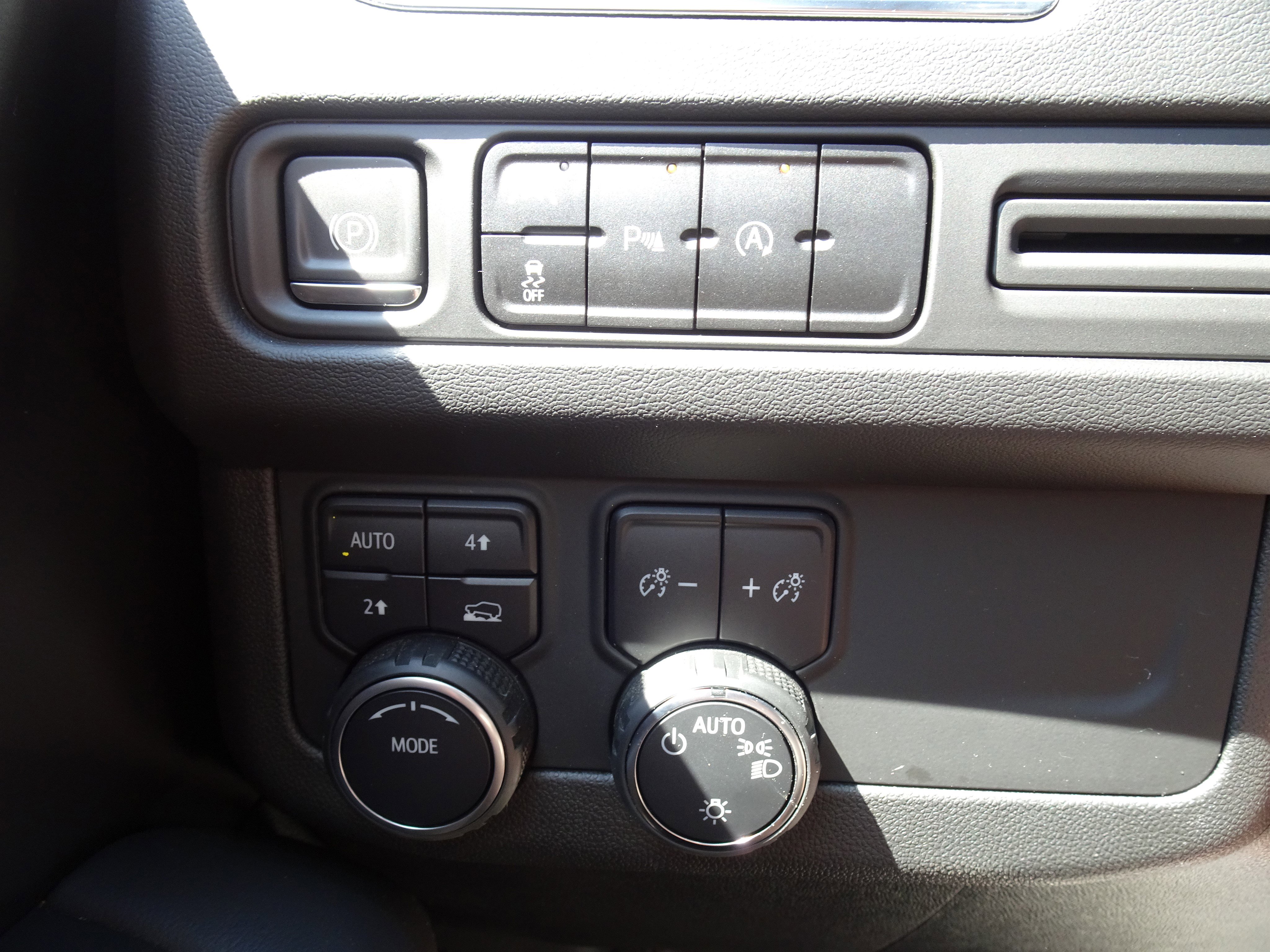 Used 2023 Chevrolet Tahoe LS AWD/4WD image 17