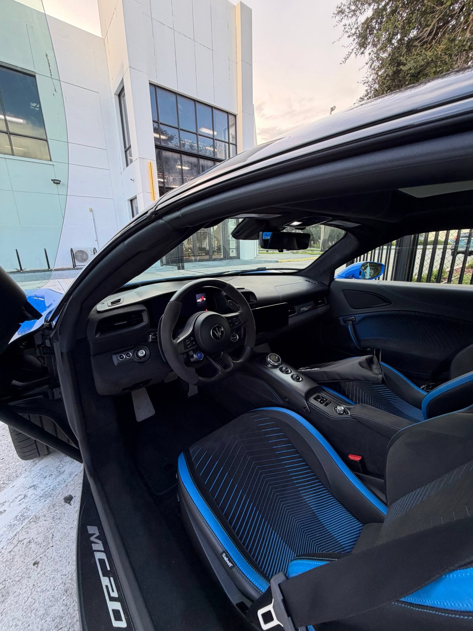 Used 2023 Maserati MC20 Spyder RWD image 7