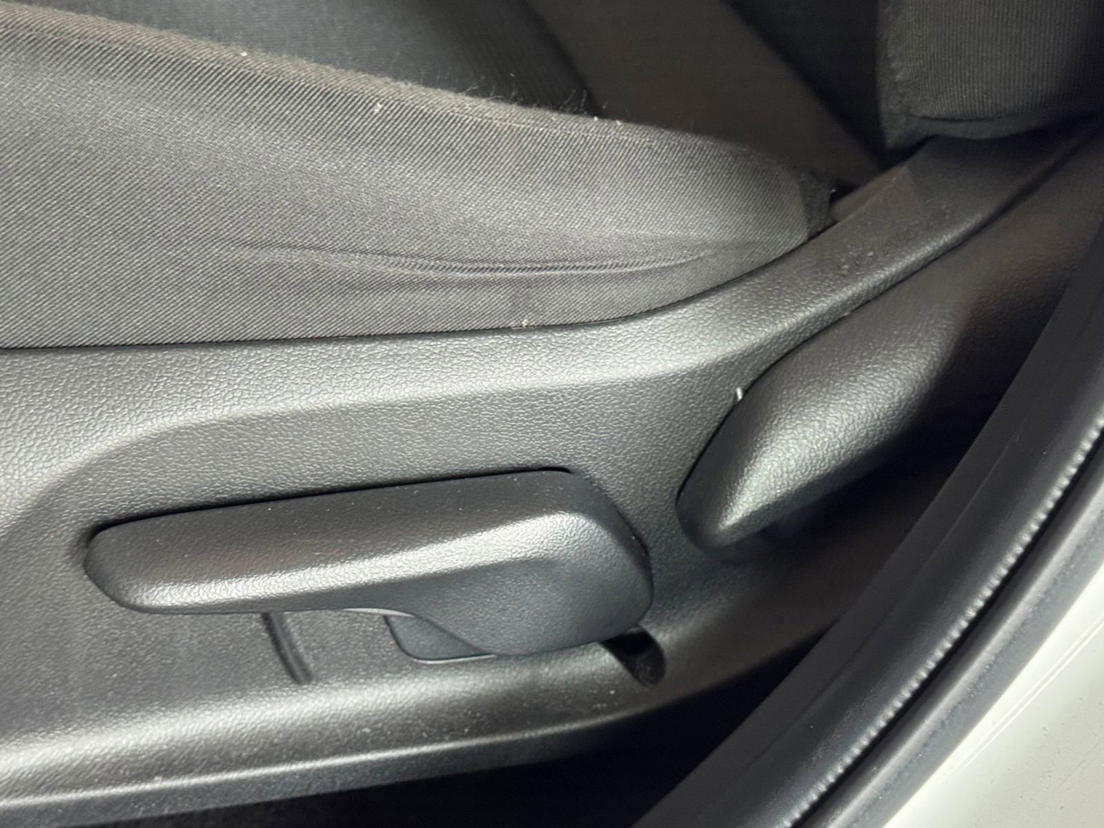 Used 2023 Toyota RAV4 LE image 18