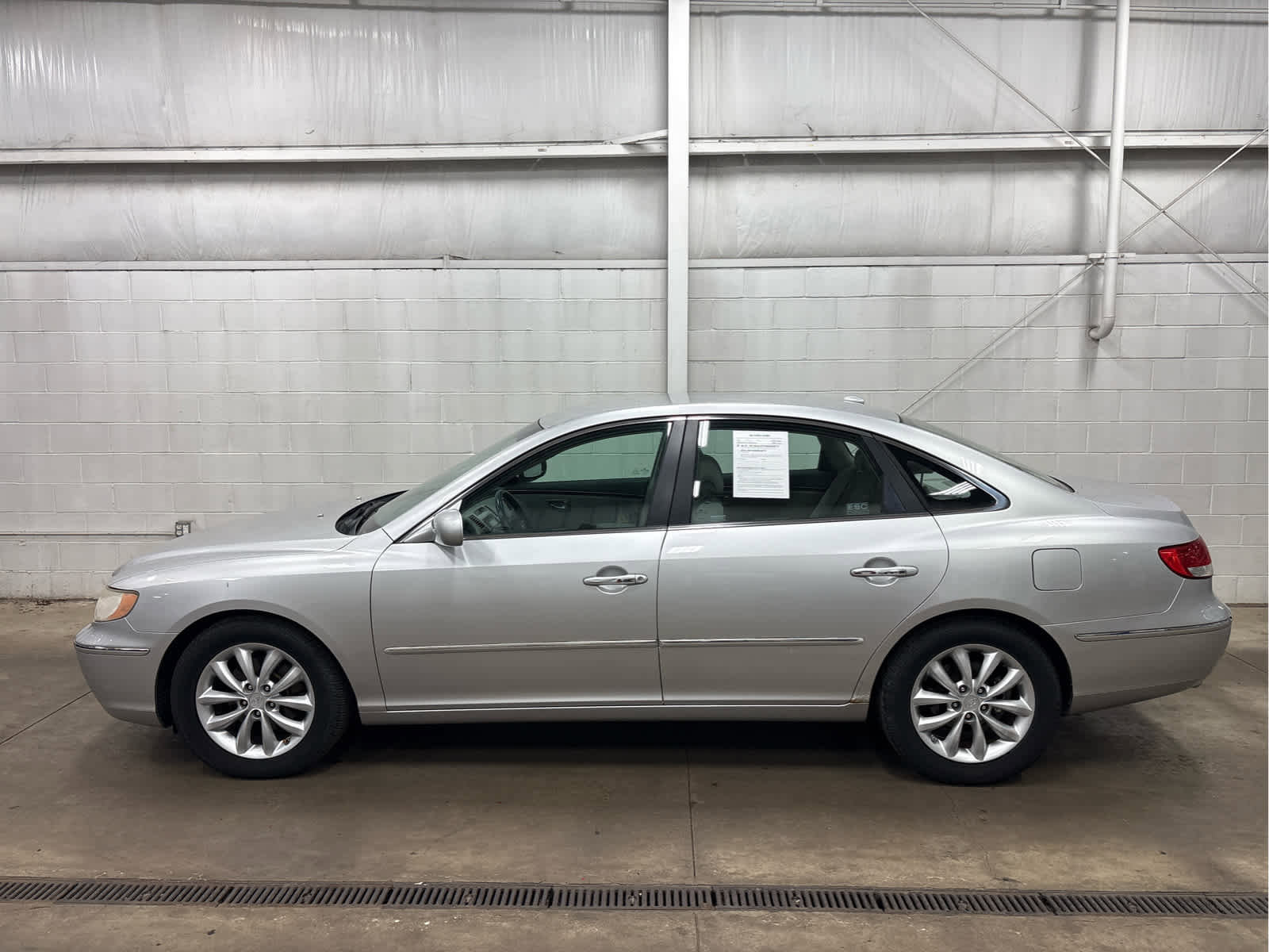 Used 2007 Hyundai Azera Limited image 4