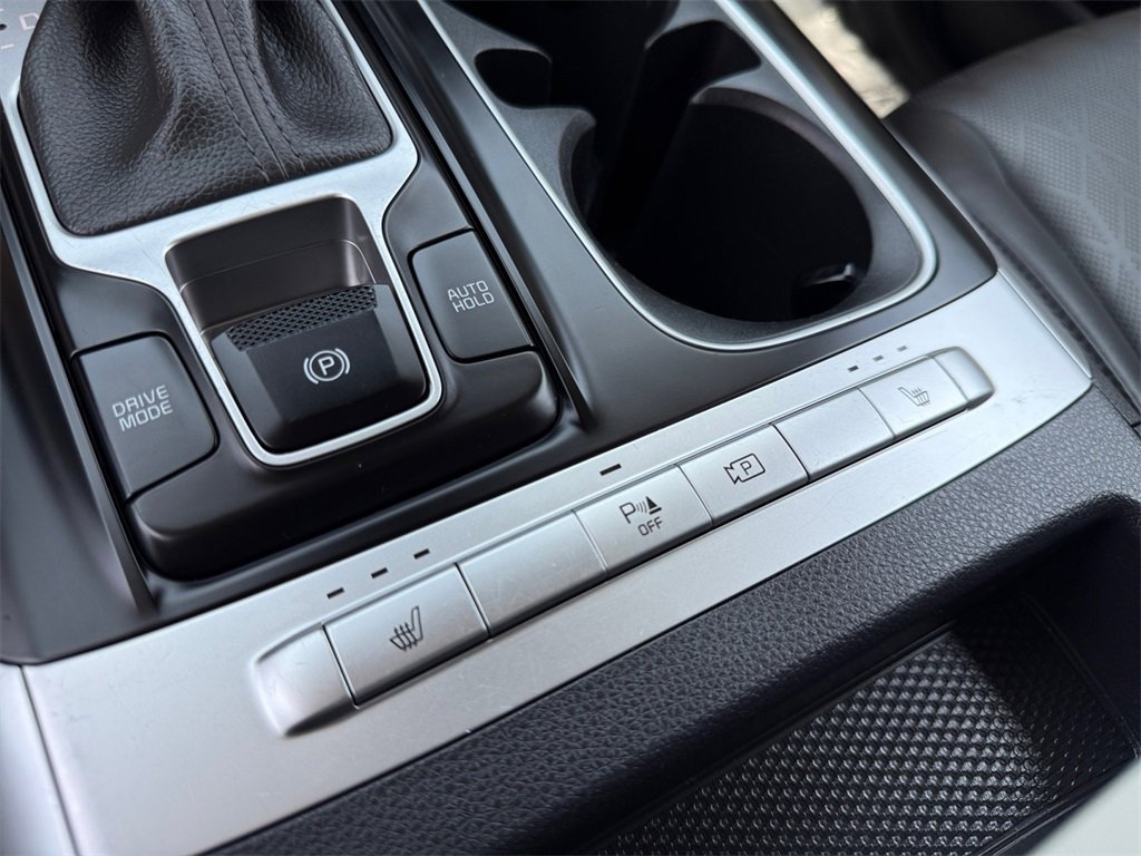 Used 2024 Kia Carnival LX image 31