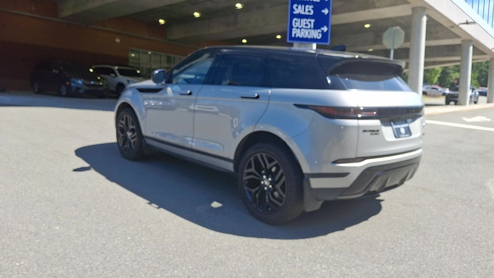 Used 2020 Land Rover Range Rover Evoque SE AWD/4WD image 2