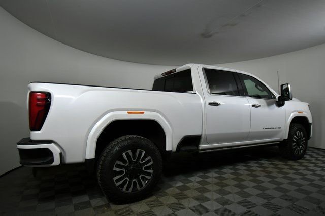 Used 2024 GMC Sierra 3500 Denali Ultimate image 10