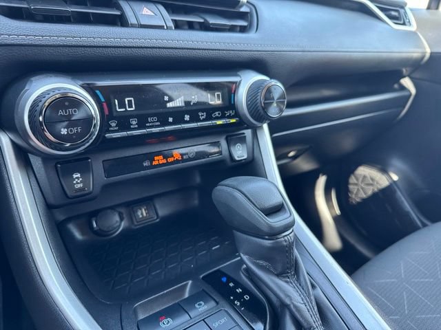 Used 2025 Toyota RAV4 XLE AWD/4WD image 15