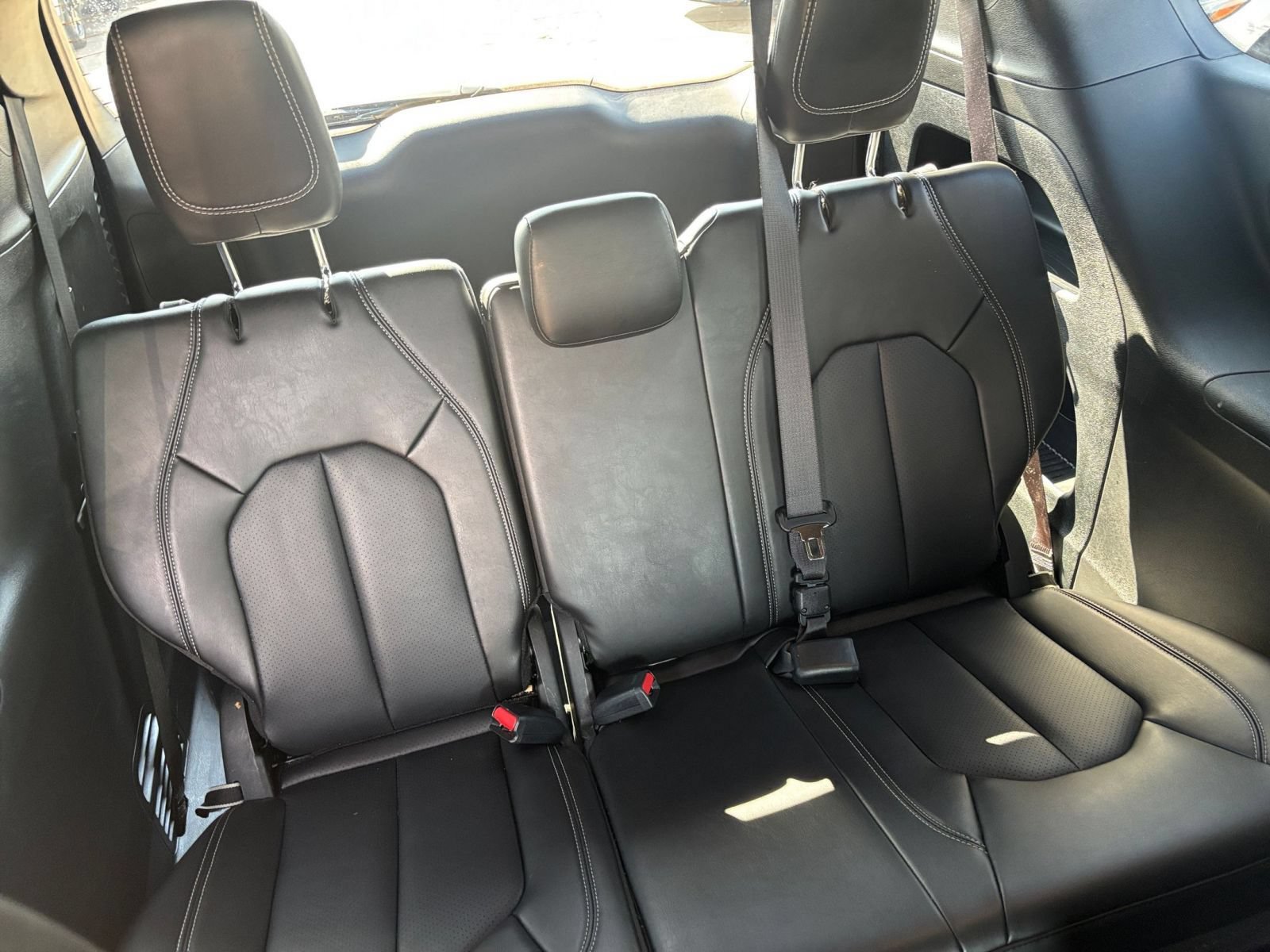 Used 2025 Chrysler Pacifica Select FWD image 30