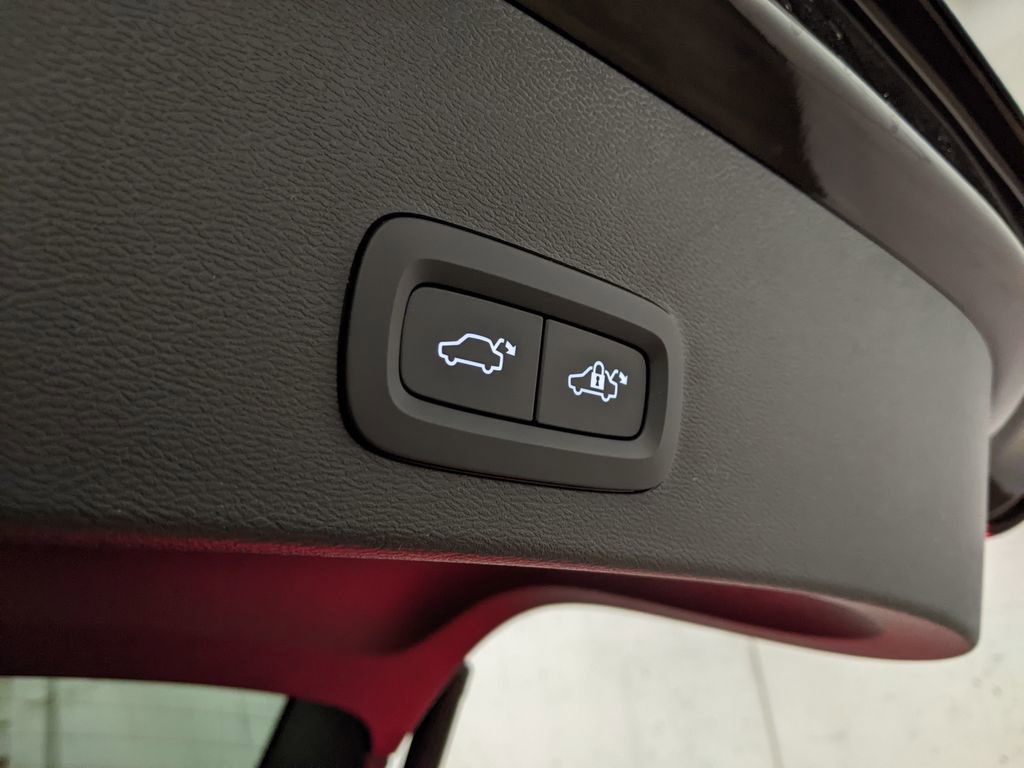 New 2026 Volvo XC40 B5 Plus w/ Climate Package image 30