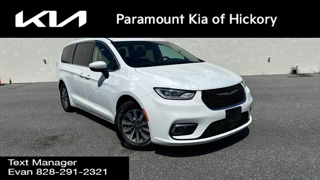 Used 2023 Chrysler Pacifica Touring-L