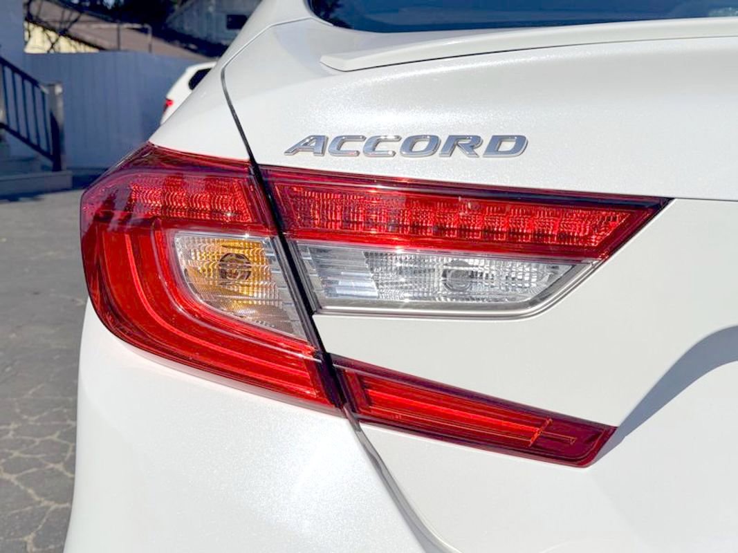 Used 2020 Honda Accord Sport image 11