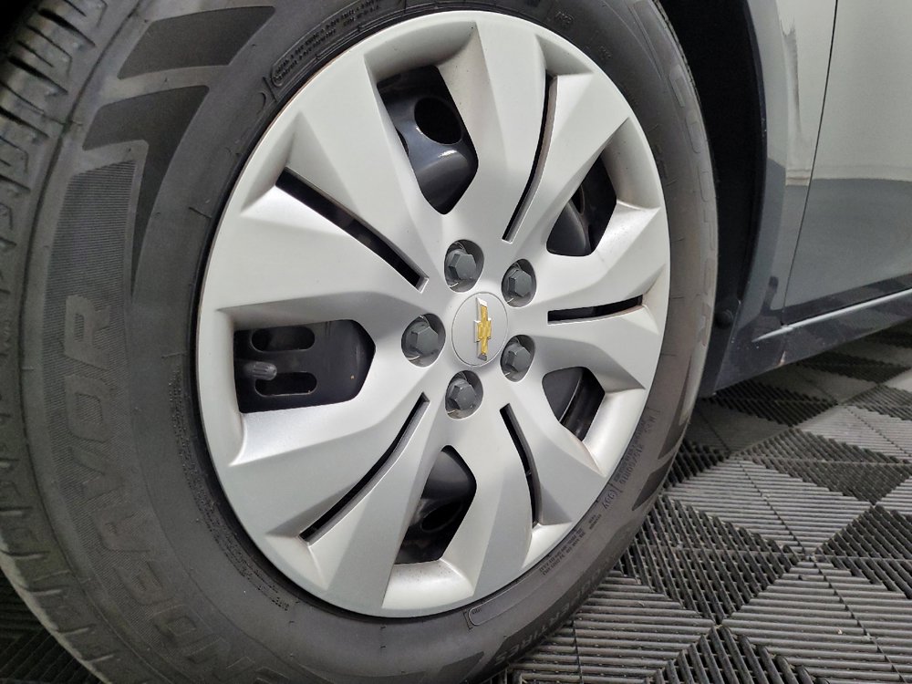 Used 2015 Chevrolet Cruze LS FWD image 31
