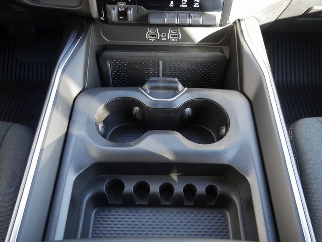 New 2026 RAM 1500 4x4 Crew Cab image 25