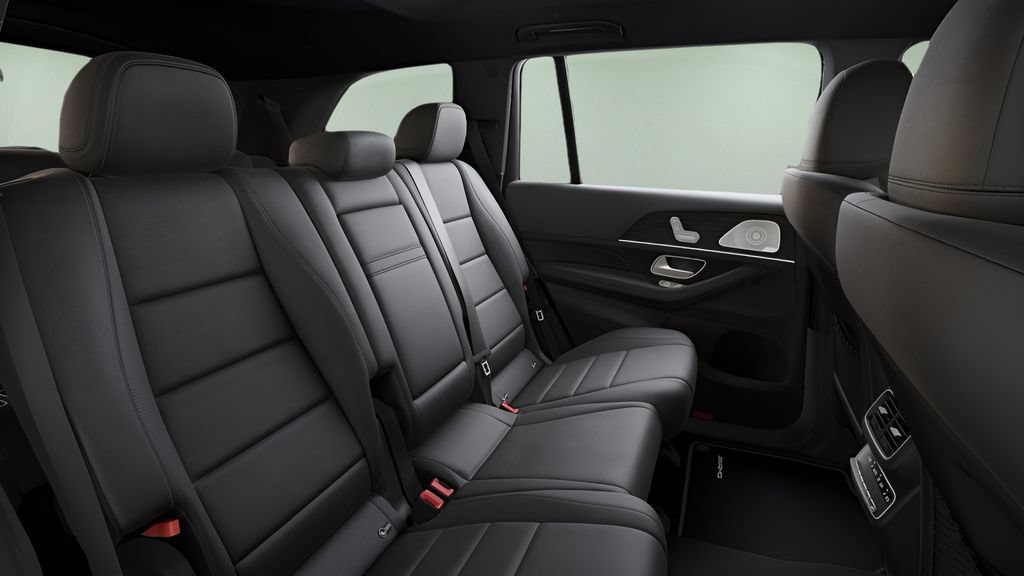 Used 2025 Mercedes-Benz GLS 450 4MATIC image 40
