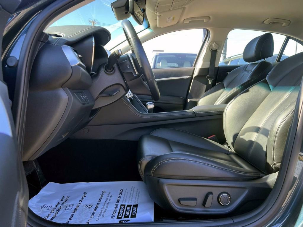 Used 2023 Genesis G70 2.0T image 8