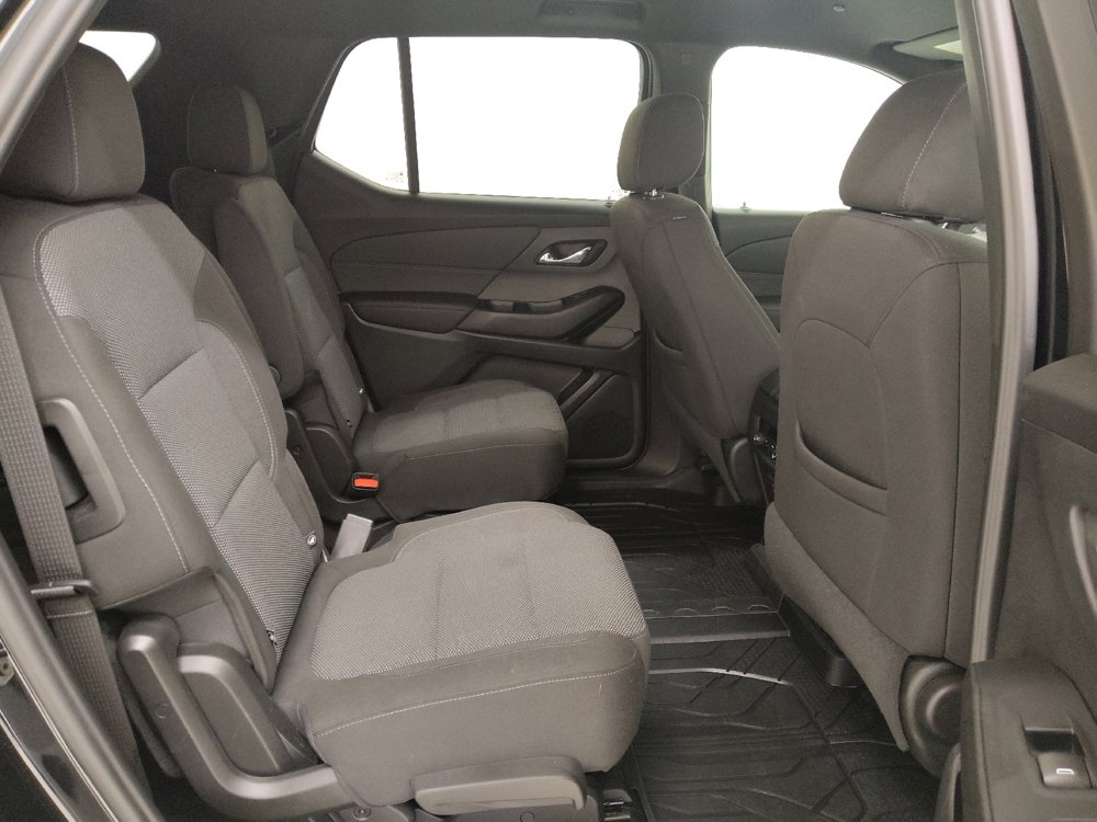 Used 2023 Chevrolet Traverse LT image 19