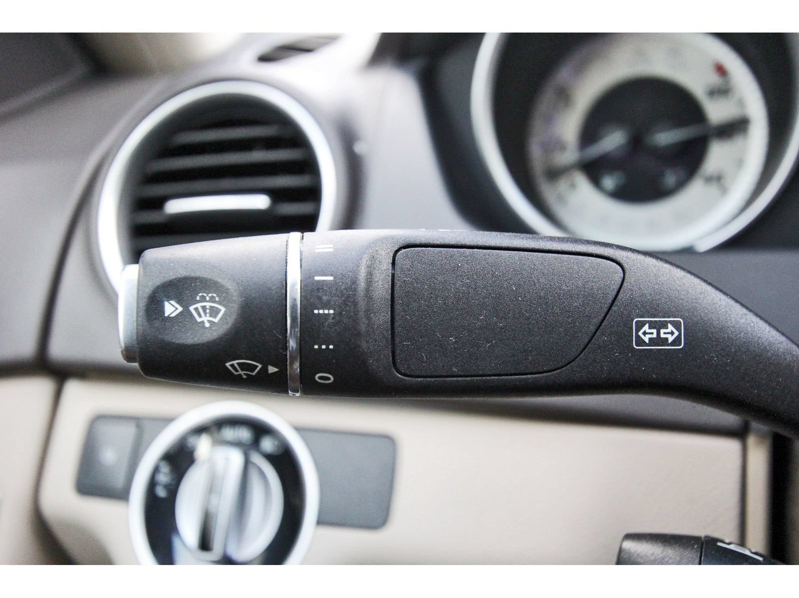 Used 2013 Mercedes-Benz C 250 Sedan image 17
