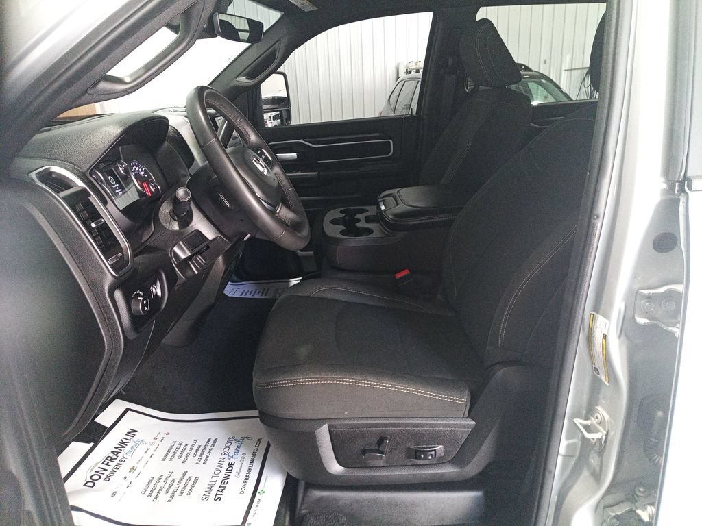 Used 2025 RAM 3500 Big Horn AWD/4WD image 13