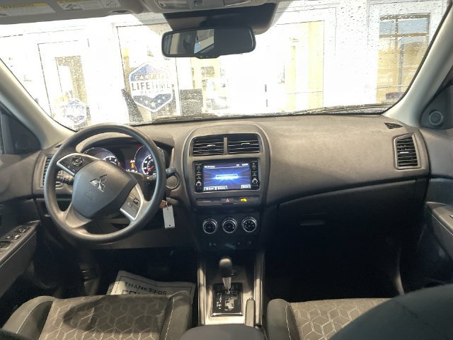 Used 2025 Mitsubishi Outlander Sport ES AWD/4WD image 37