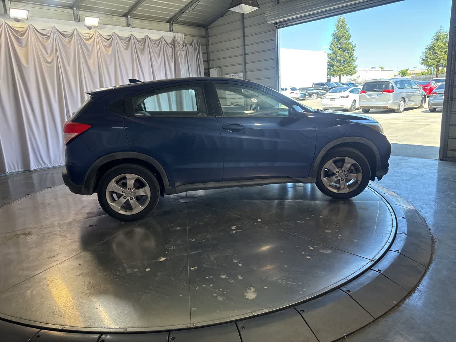 Used 2016 Honda HR-V LX image 3