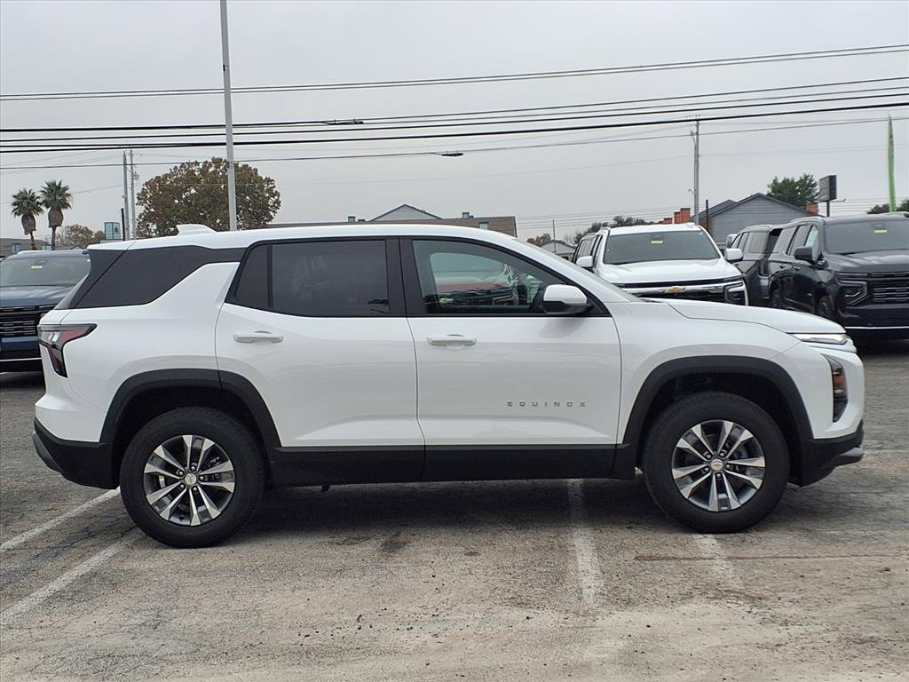 New 2026 Chevrolet Equinox LT image 3