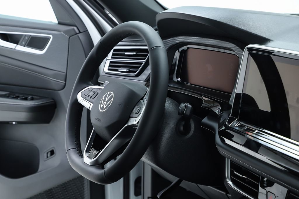 New 2026 Volkswagen Atlas Cross Sport SEL R-Line image 34