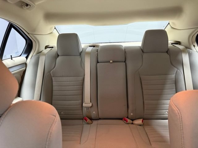 Used 2013 Ford Taurus SE FWD image 20