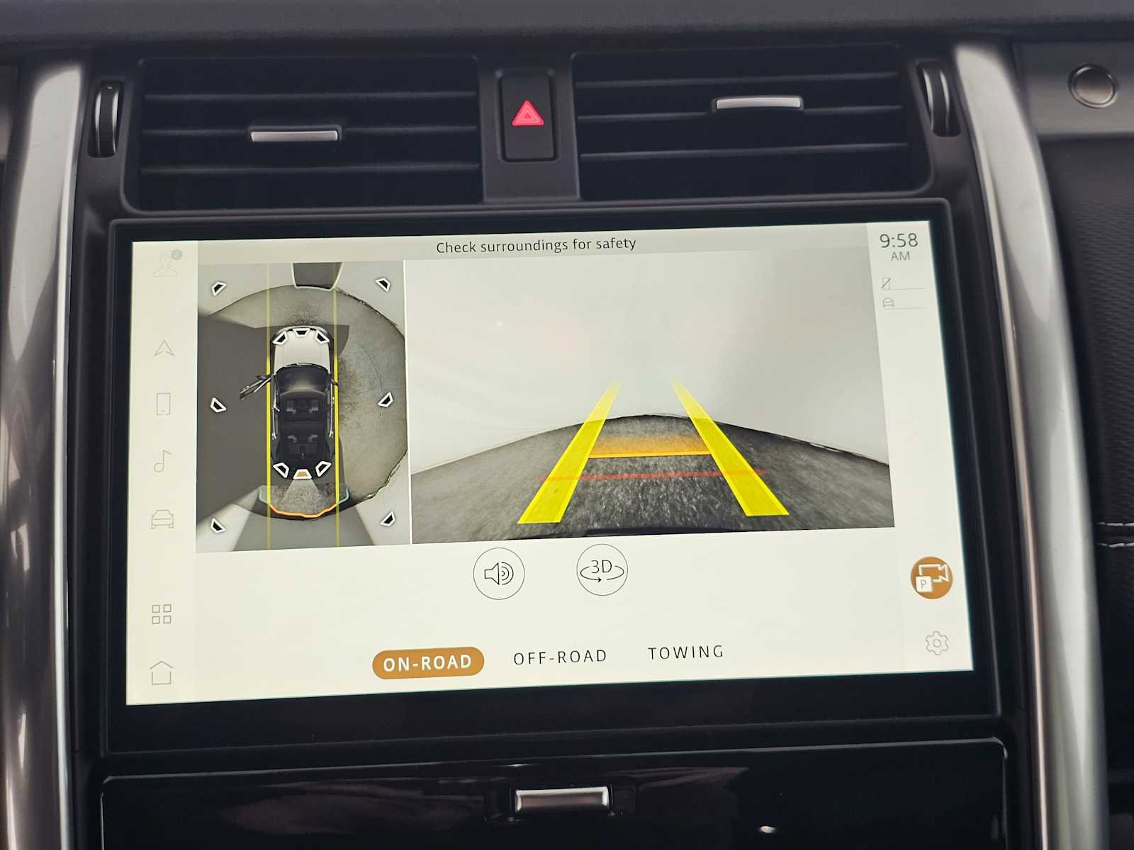 Used 2025 Land Rover Discovery Dynamic SE image 28