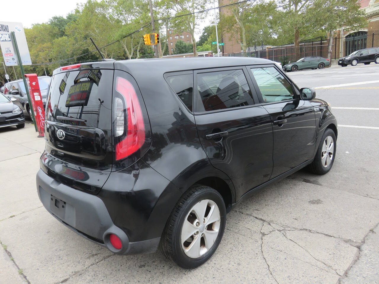 Used 2015 Kia Soul FWD image 4