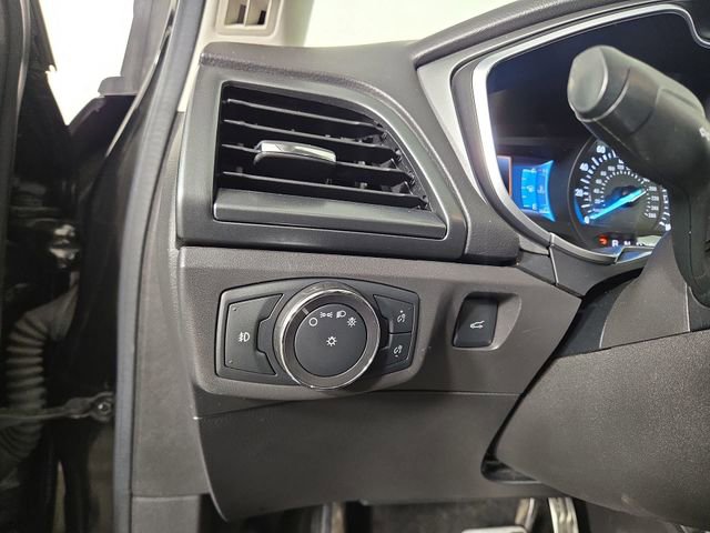 Used 2015 Ford Fusion Titanium image 29