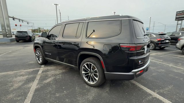 Used 2022 Jeep Wagoneer Series III w/ Premium Group I AWD/4WD image 6