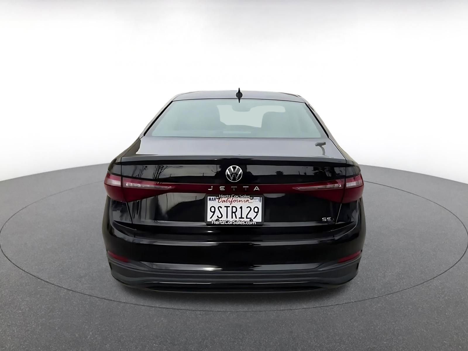 Used 2025 Volkswagen Jetta SE image 12