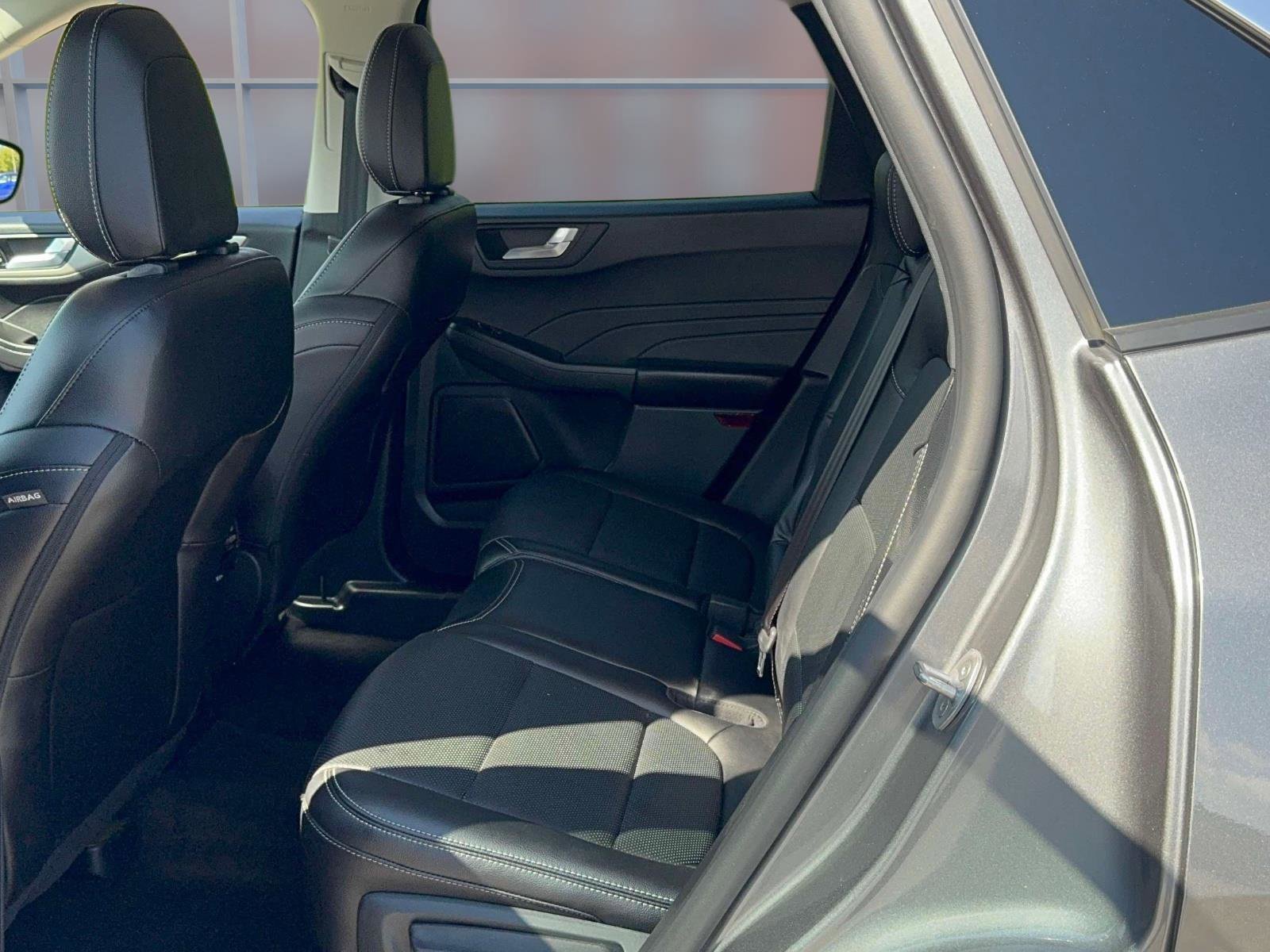 Used 2022 Ford Escape SEL image 13