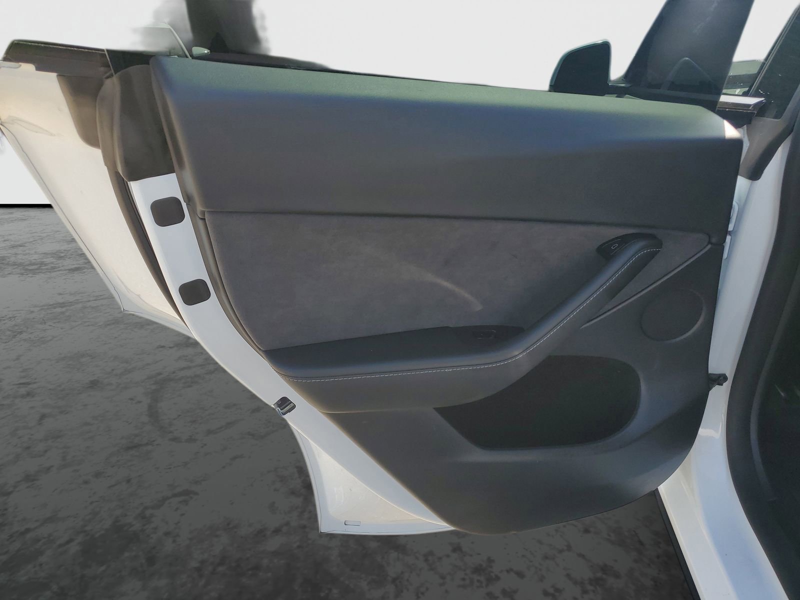 Used 2025 Tesla Model Y Long Range image 17