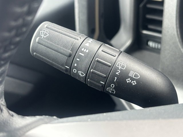 Used 2025 Ford Bronco Badlands image 21